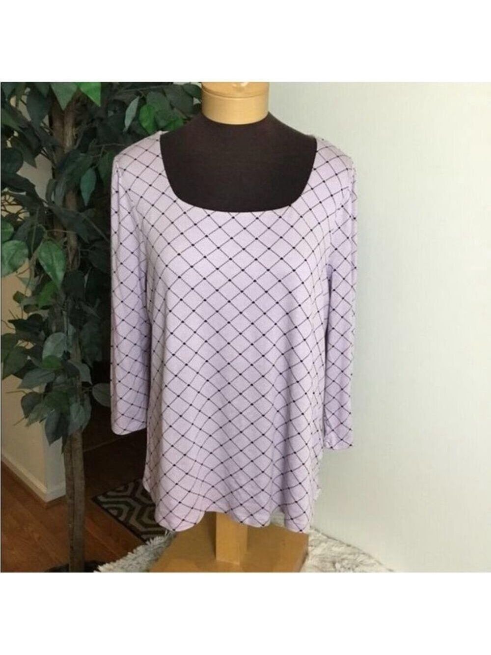 Elle square neck 3/4 sleeve pullover blouse Woman’s size XL tiny black hearts